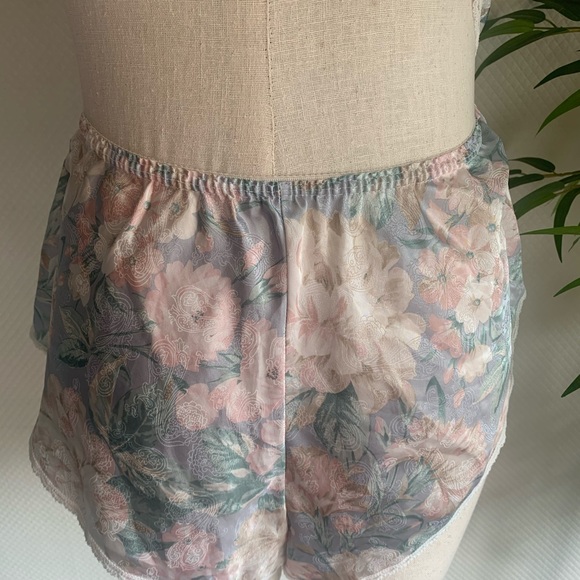 Vintage Floral Satin Lingerie Set - Picture 7 of 9